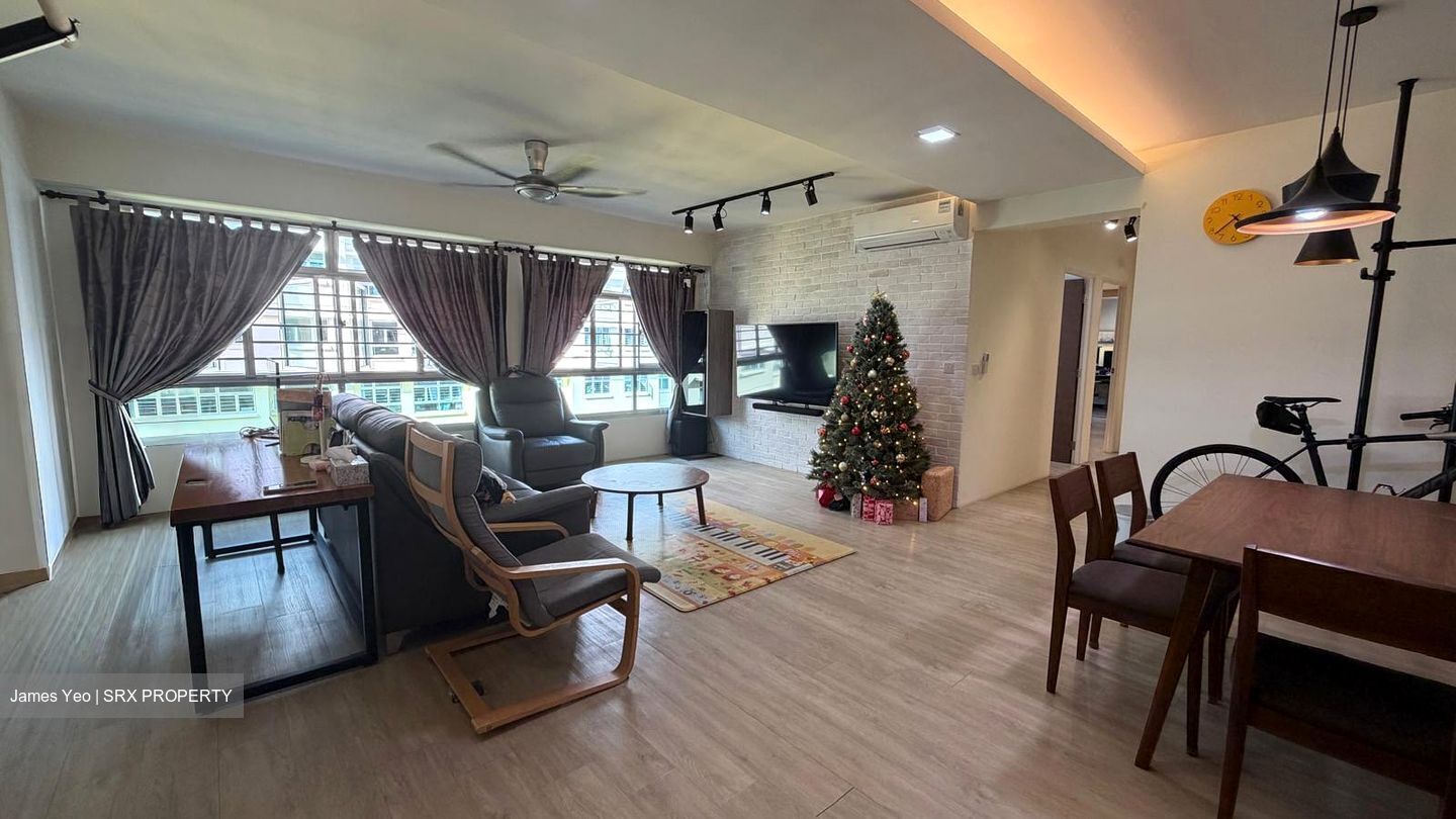 Blk 428B Floral Spring @ Yishun (Yishun), HDB 5 Rooms #513837211